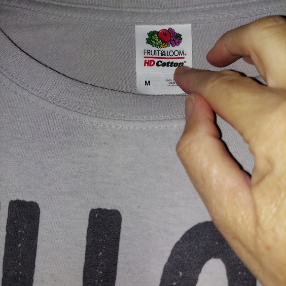 Fruit of the Loom~Retro 80's Gray Predator Unisex Short Sleeve T-shirt - Picture 2 of 10